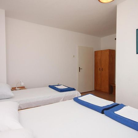 Apartments And Rooms With Parking Space Gradac, Makarska - 6819 Gradac  Room photo