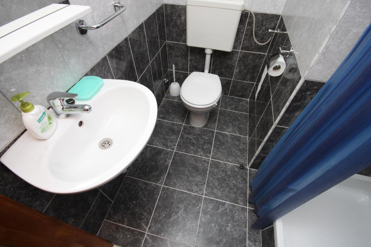 Apartments And Rooms With Parking Space Gradac, Makarska - 6819 Gradac  Exterior photo