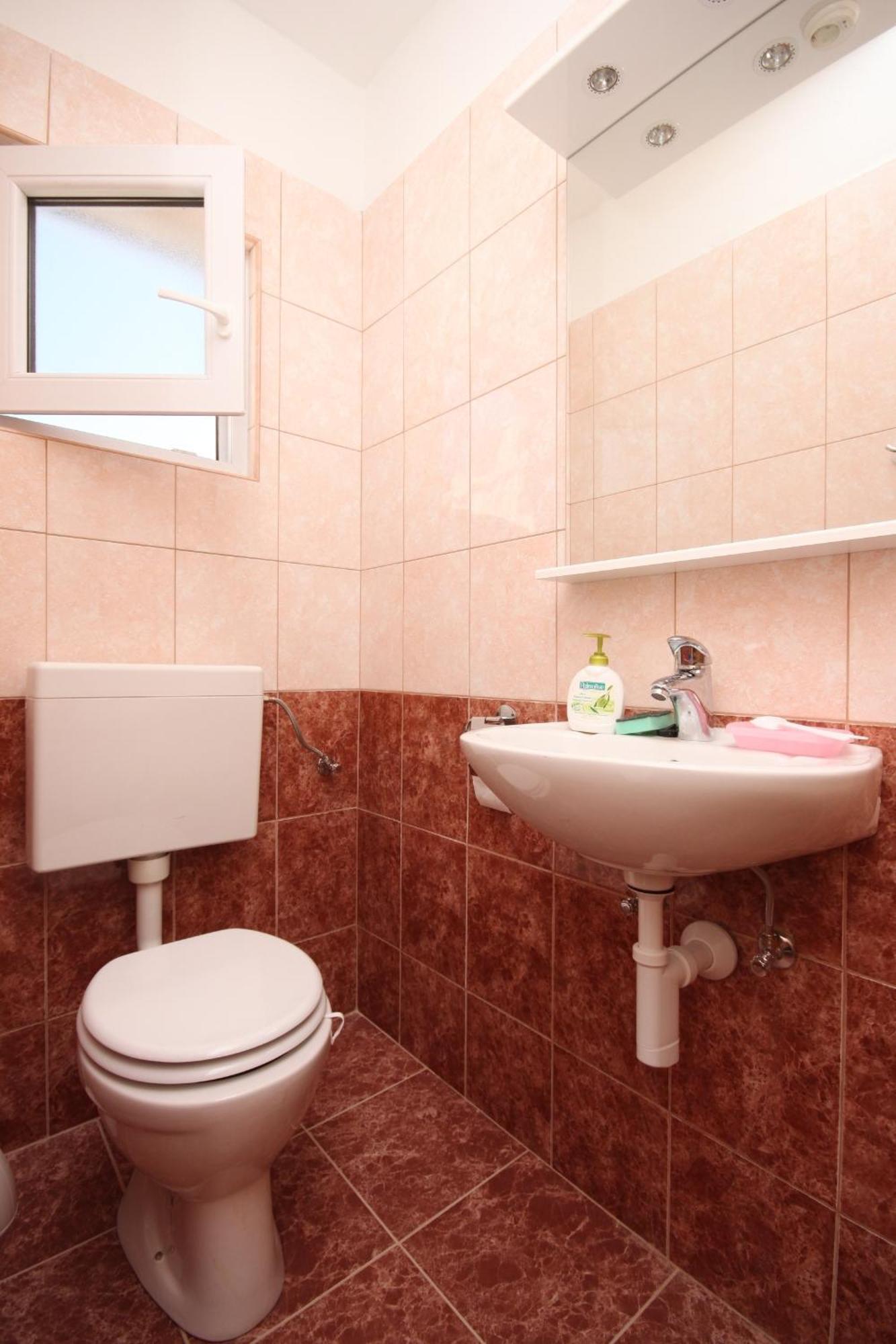Apartments And Rooms With Parking Space Gradac, Makarska - 6819 Gradac  Room photo